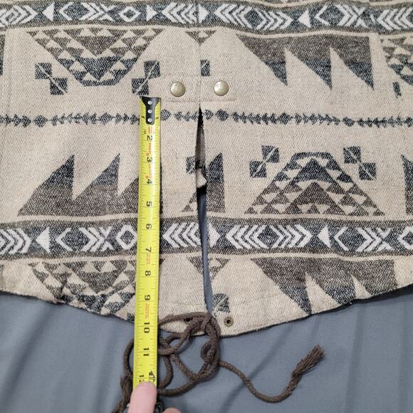 Kendall & Kylie Aztec Sherpa Collar Jacket Beige Tribal Pattern Boho Chic - Picture 12 of 16